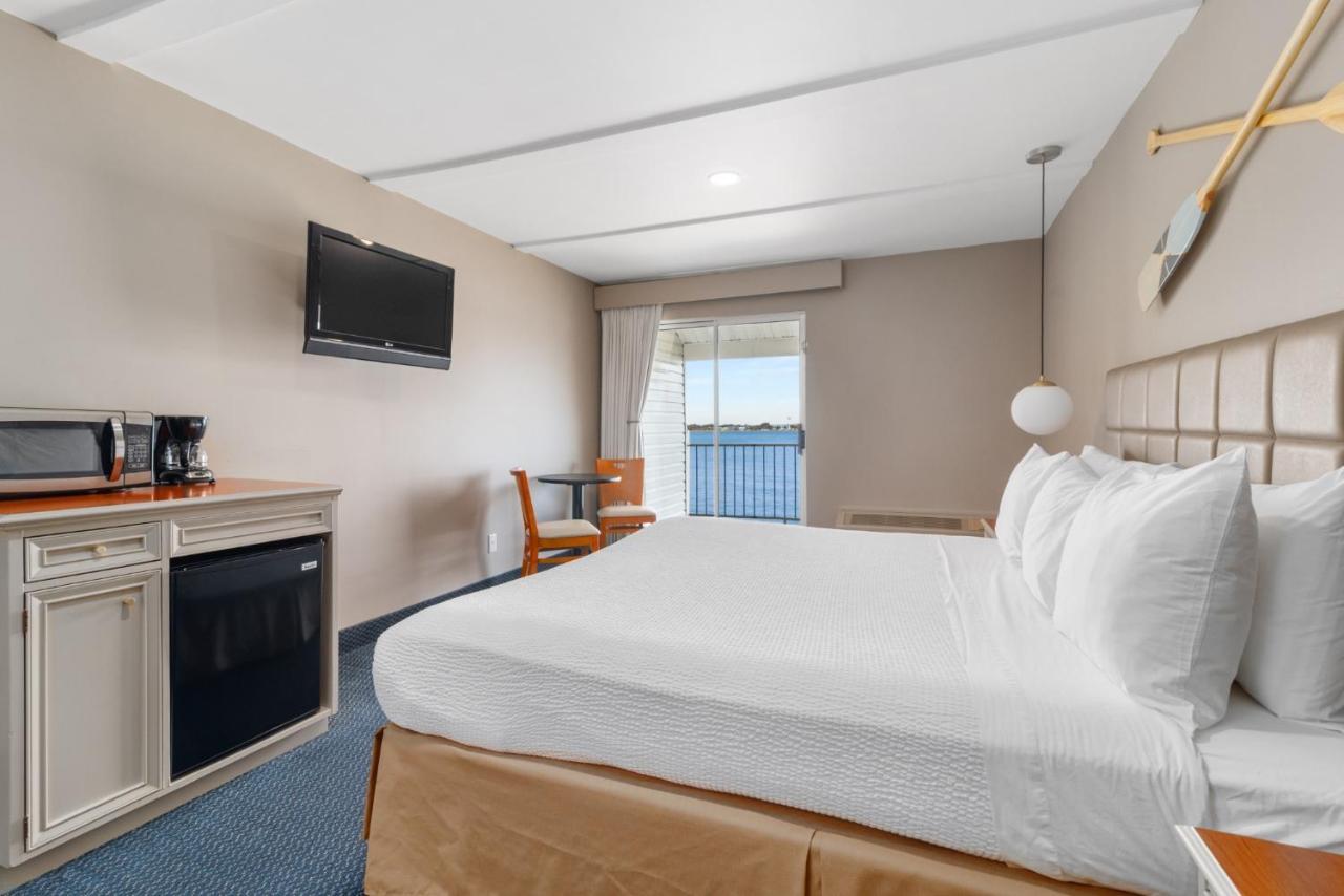Clearwater Lakeshore Motel Mackinaw City Esterno foto