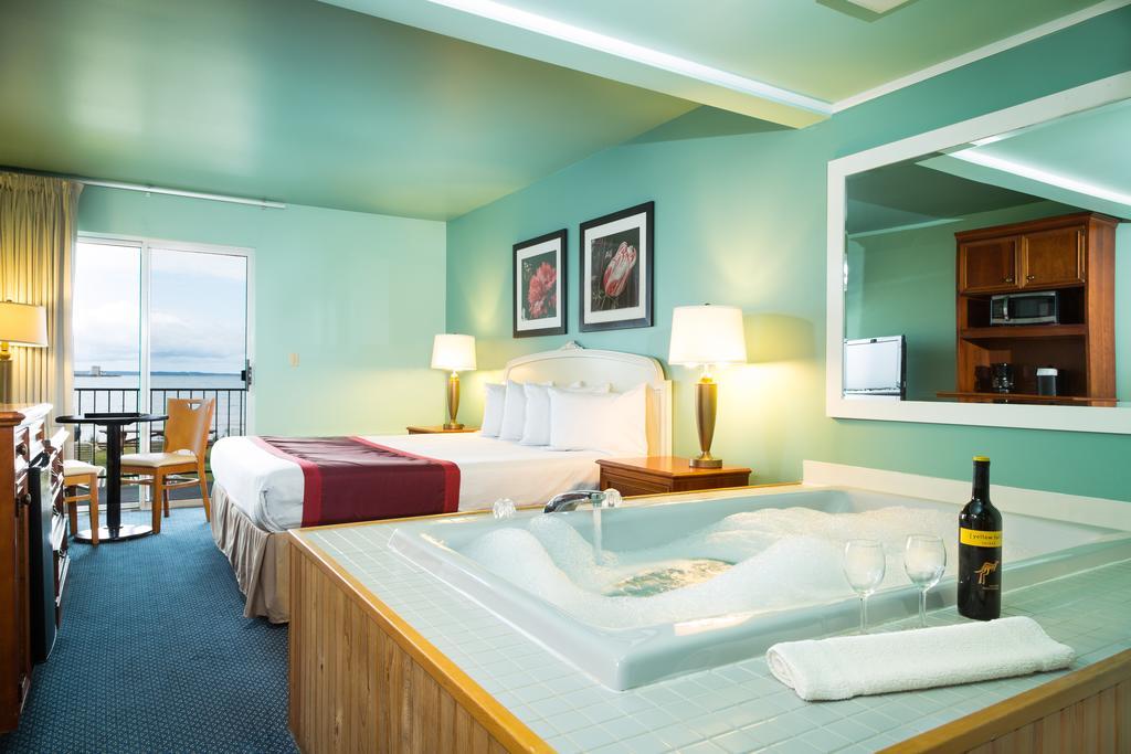 Clearwater Lakeshore Motel Mackinaw City Esterno foto