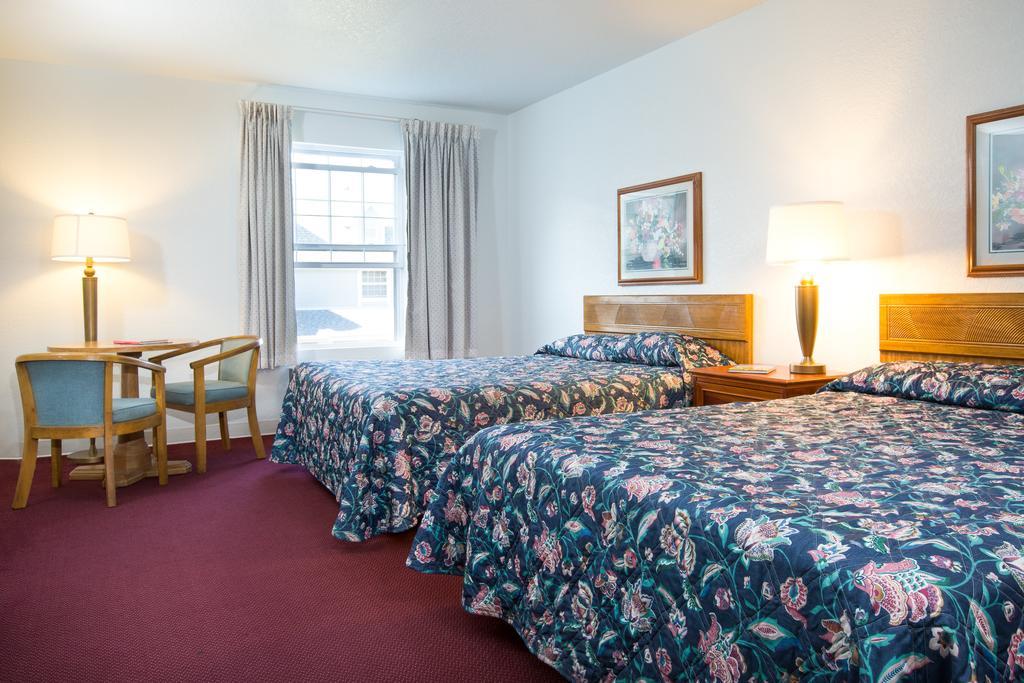 Clearwater Lakeshore Motel Mackinaw City Camera foto