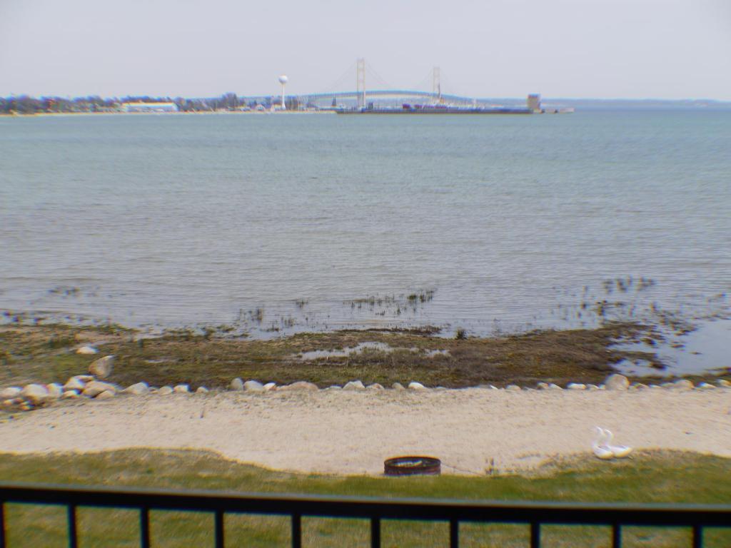 Clearwater Lakeshore Motel Mackinaw City Camera foto